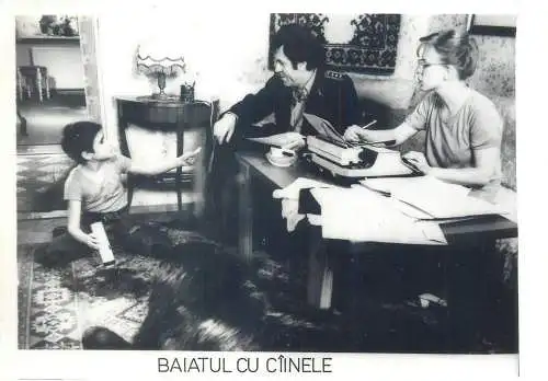 Cinema history film actors movie scene photo ca. 12 x 17 cm Romania the boy with the dog
