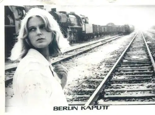 Cinema history film actors movie scene photo ca. 12 x 17 cm Romania Berlin Kaputt