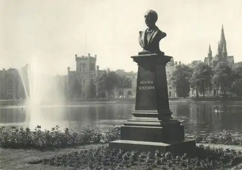 Postcard Germany Schwerin Am Pfaffenteich