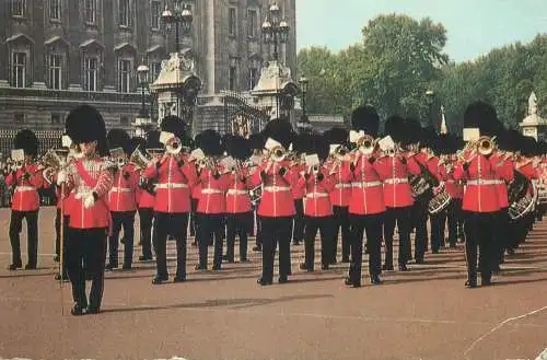 Postcard UK England London Buckingham  Palace royal guards band