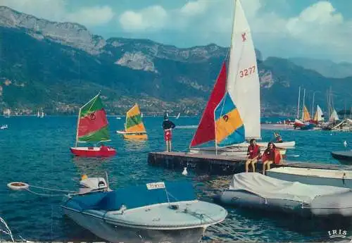Postcard France Annecy veliers sur le lac 1972