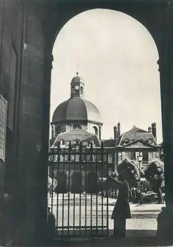 Postcard France Paris hospice de la Salpetriere chapelle 1957
