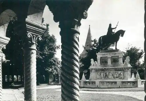 Postcard Hungary Budapest fishers bastion St Stpehen statue