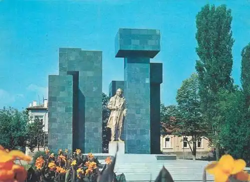 Postcard Bulgaria Kyrdshali Georgi Dimitroff monument