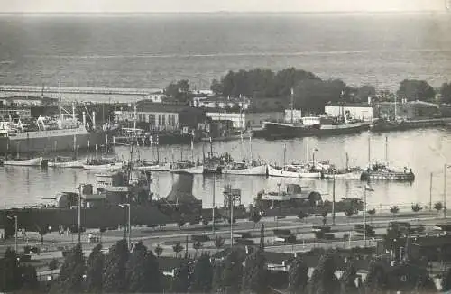 Postcard Poland Gdynia View of the fishing port from Kosciuszko Square