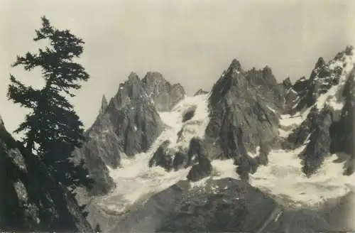 Post card France Chamonix-Mont-Blanc Les Aiguilles