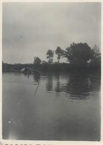 Photo format 6 x 9 cm social history 1933 lake tent