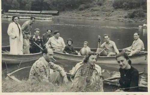 Photo format 6 x 9 cm social history couples joyride rowboat relax