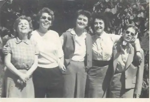 Photo format 6 x 9 cm social history 1960 family group photo