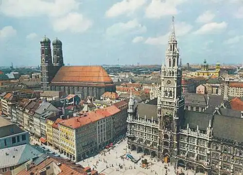Postcard Germany Munchen cathedral and city hall 1982