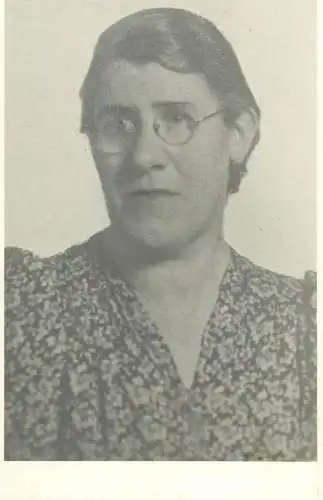 woman portrait real photo Post card social history