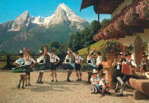 Germany postcard Tanzgruppe in Berchtesgadener Tracht mit Watzmann ethnic traditions costumes
