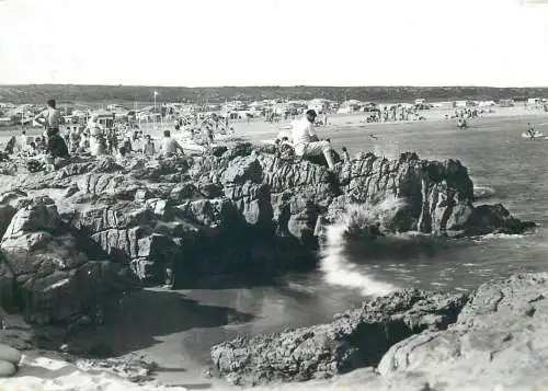 France postcard Saint Pierre sur Mer Aude un coin de plage et le Rocher 1960s