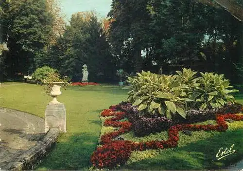 France postcard En Champagne Epernay Marne les jardins de l'hotel de ville 1977 Marne