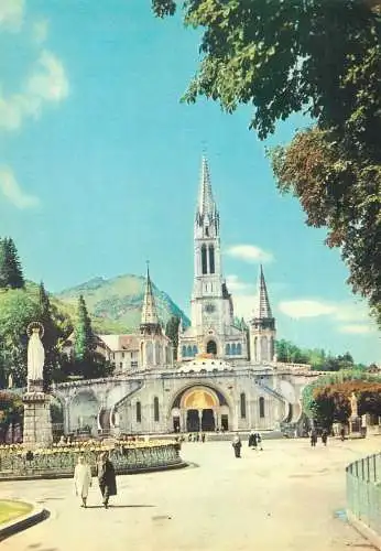 France postcard Lourdes basilique