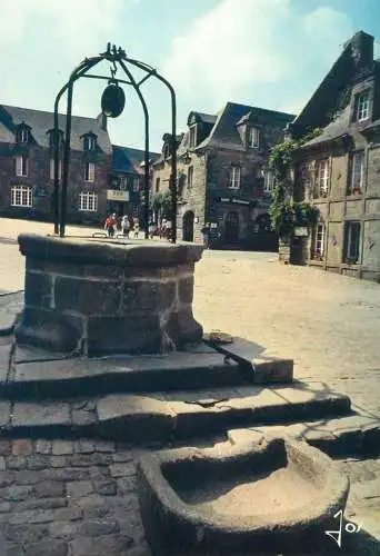 France postcard Locronan Bretagne cithy center well