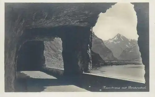 Axenstrasse mit Bristenstock