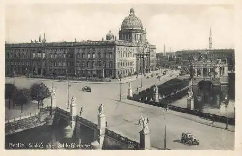 Berlin echte photographie Schloss und Schlossbrucke
