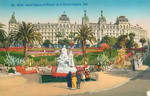 Nice hotel Regina et statue de la reine Victoria