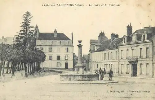 Fere en Tardenois la place et la fontaine