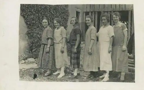 real photo social history memory 1925 Postcard outdoor scenery women smiling group photo