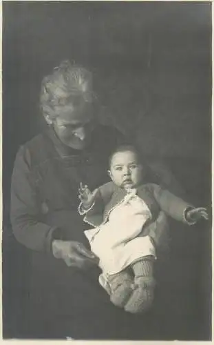 social history Postcard Children and family groups portrait grandmother and nephew