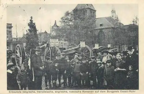 ERBEUTETE FEINDLICHE GESCHUTZE AUF DEM BURPLATZ ZU ESSEN-RUHR 1915 Kanonen