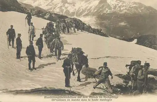 Swiss army alpine infantry cmitrailleurs en marche dans la haute montagne
