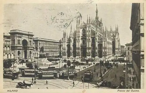 Milano Piazza Duomo trams tramways 1925