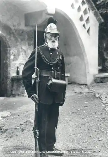Des Furstentum Liechtenstein Soldat old sentry guard military uniform