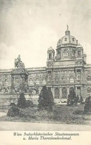 Post card Austria Wien Naturhistorisches Staatsmuseum u. Maria Theresiendenkmal