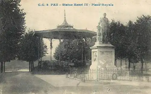 Pau statue Henri IV Place Royale pavillion de musique