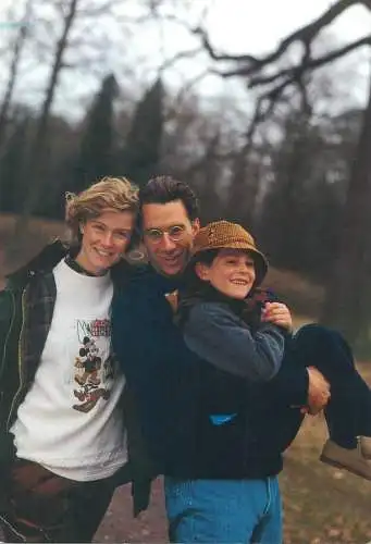 Postcard Donaldson the 1991 Autumn Winter Collection family group photo