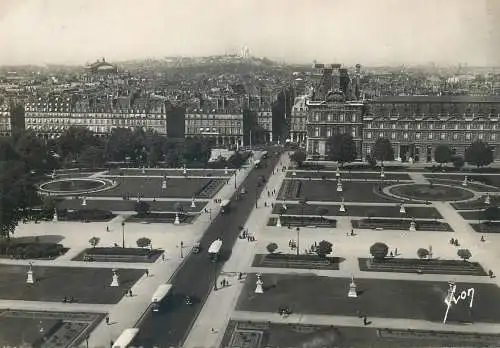 Postcard France Paris En Flanant Le Jardin des Tuileries la Butte de Montmartre et le Sacre-Coeur vue generale