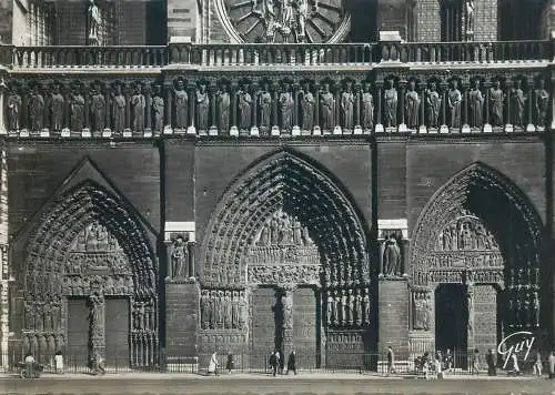 Postcard France Paris et ses merveilles Cathedrale de Notre Dame Portails de la facade detail view