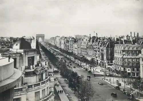 Postcard France En Flanant Paris Avenue des Champs-Elysees vue generale