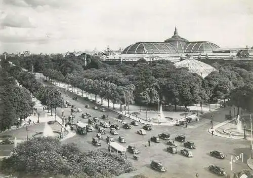 Postcard France Paris en Flanant Rond Point des Champs-Elysees