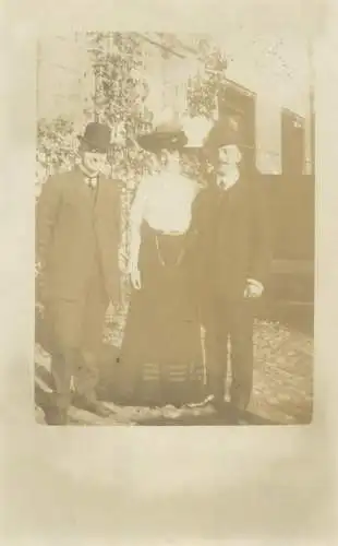 Social history vintage 1910 Postcard elegant gentlemen and lady photo historical outfits