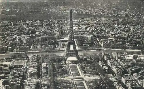 Paris vie aerienne Tour Eiffel et le Palais de Chaillot cpsm