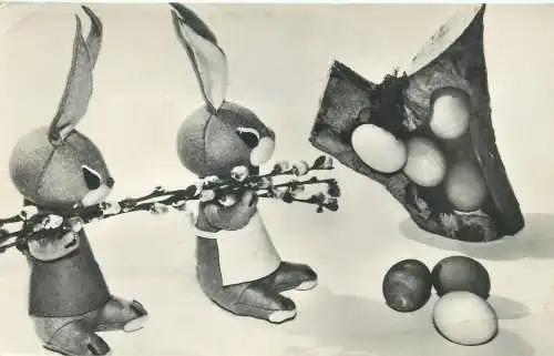 Hungary Easter greetings 1969 postcards rabbits lapins oeufs eggs