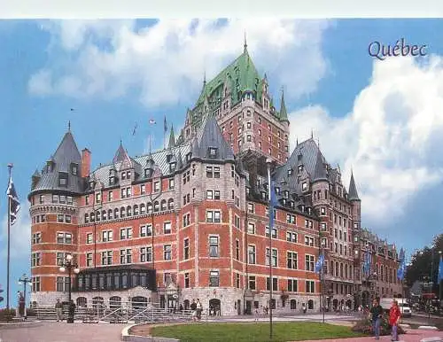 Postcard Canada Quebec Chateau Frontenac