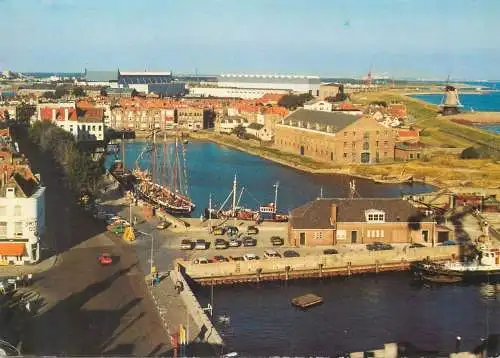 Postcard Netherlands Vlissingen Koopmans -en Vissershaven cityscape overview