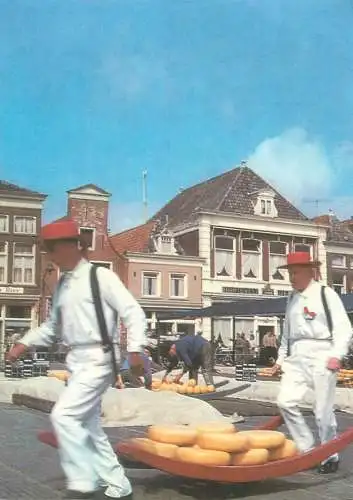 Postcard Netherlands Alkmaar Kasmarkt
