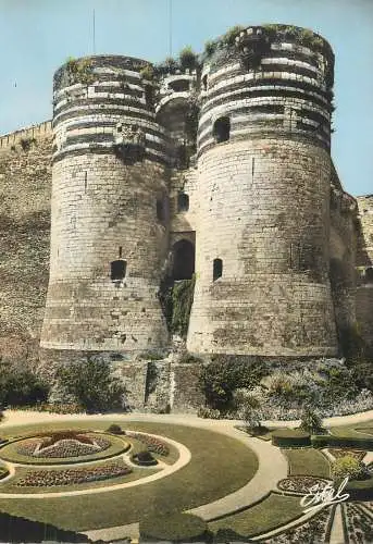 Postcard France Angers le Chateau et les Parterres