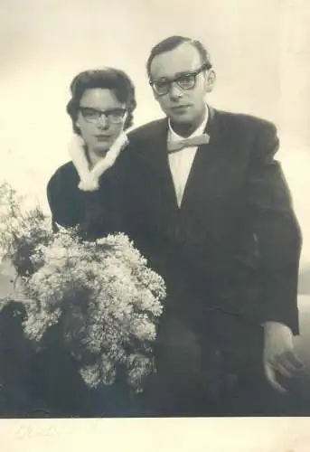 Real photo wedding bouquet elegance family social history