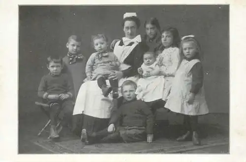 Alfred Hirrlinger Hof-Photogr., Stuttgart Kinder sister Henriette 1913