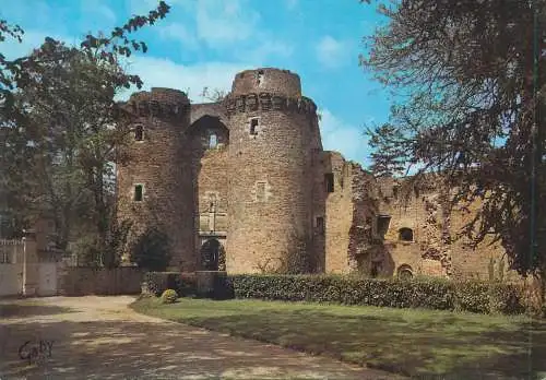 Postcard France Chateaubriant tours d'entree du Chateau Fort