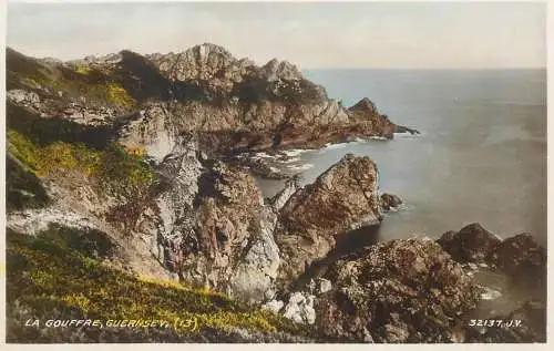 UK postcard Channel island Guernsey La Gouffre