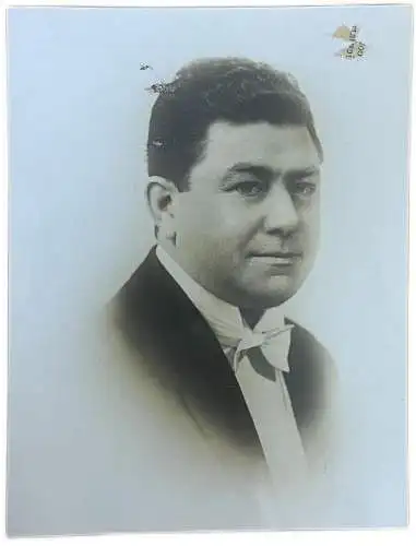 S. Georges photographic expert Leicester Square London man portrait vintage studio photo 10 x 14 cm