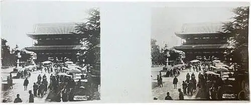 Small size 4 x 10 cm stereoscopic photo Japan Tokyo Alaska temple entrance